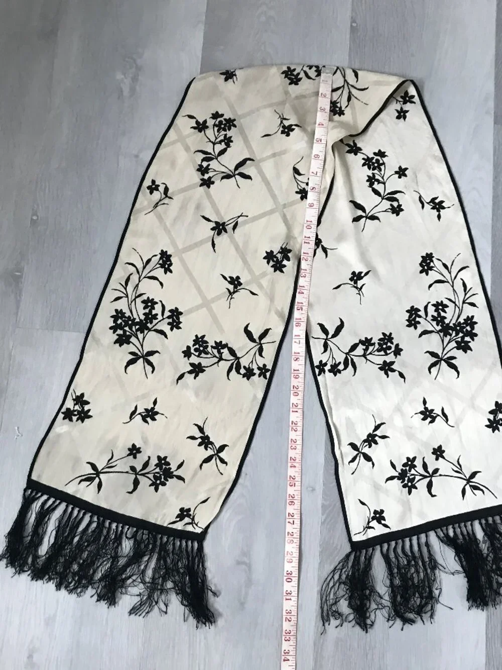 WOMENS IVORY BLACK FLORAL RECTANGLE FRINGE SCARF